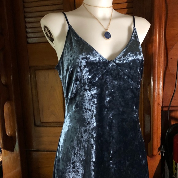 Boutique Navy velvet dress - Picture 7 of 8